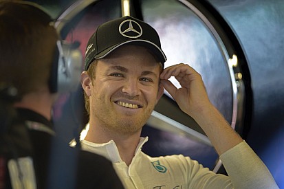 Hamilton újabb csatát vesztett Rosberg ellen, aki megszerezte a rajtelsőséget Kanadában! A Ferrari eltűnt…
