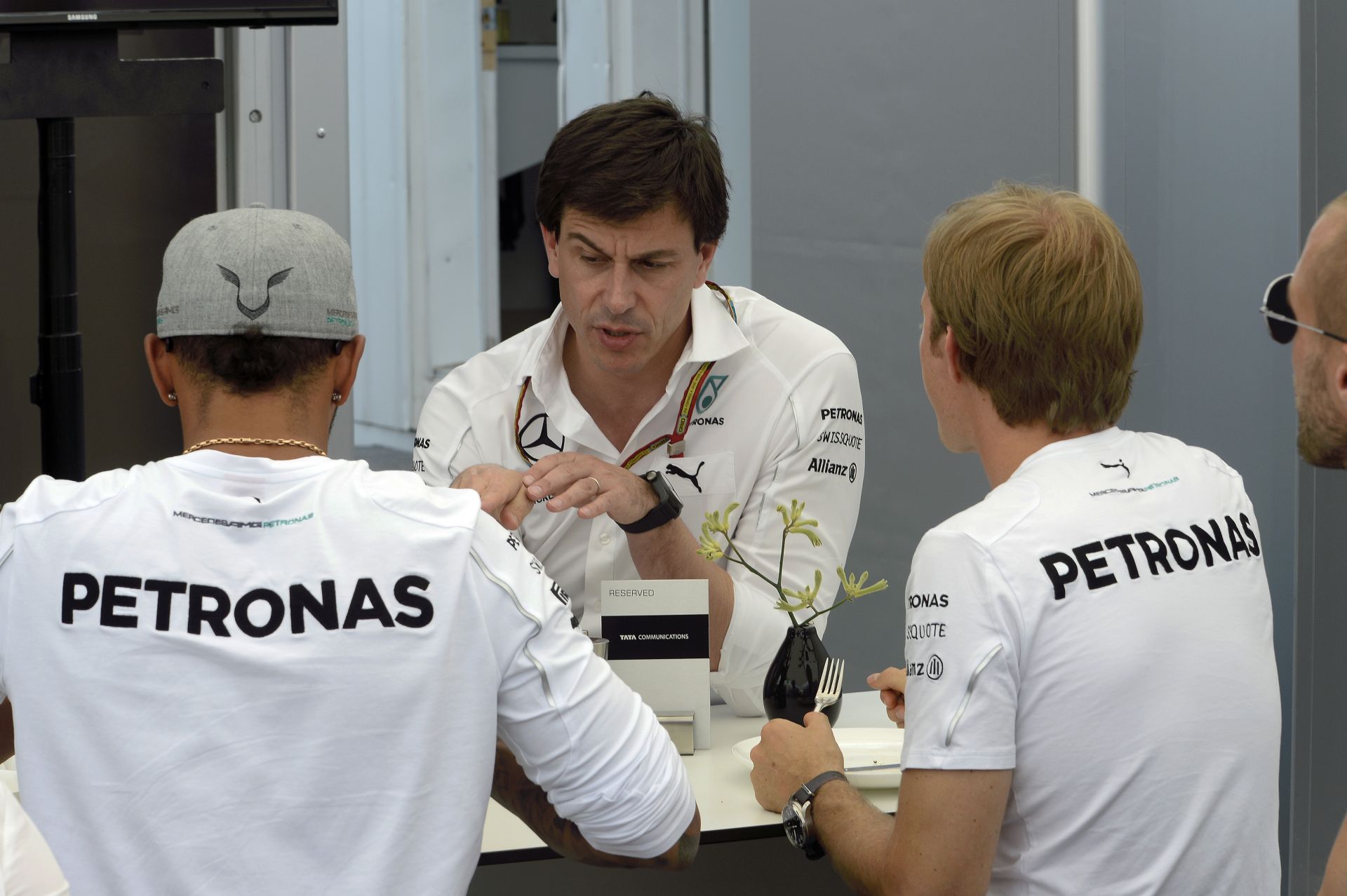 A Mercedes nagyon csalódott Hamilton újabb kiesése miatt