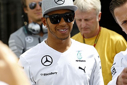 Hamilton: Ez a két kiesésem nem segített…