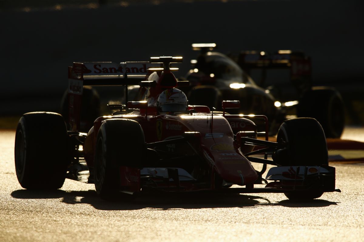 Több van a Ferrariban, mint gondolnánk: Vettel túlerőltette a gumikat?