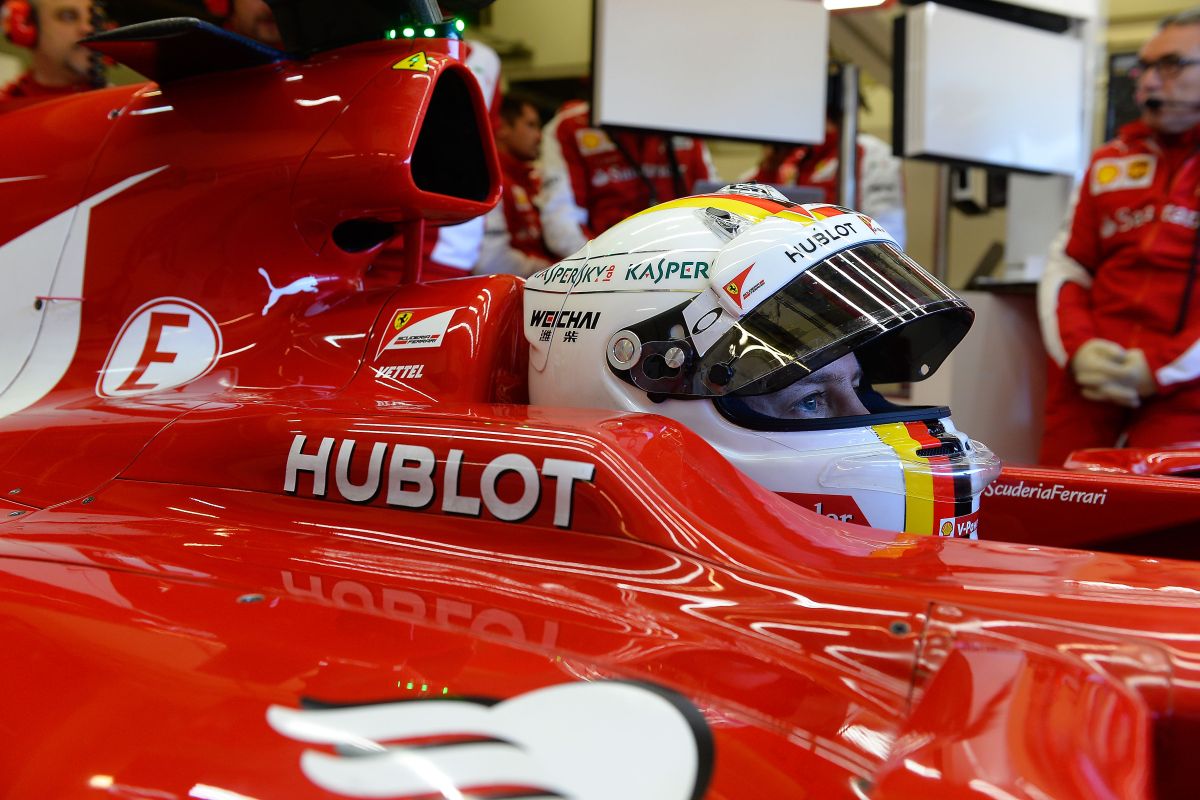 Vettel ügyvédek nélkül tárgyal és elsősorban a barátnőjével beszéli meg a választásait