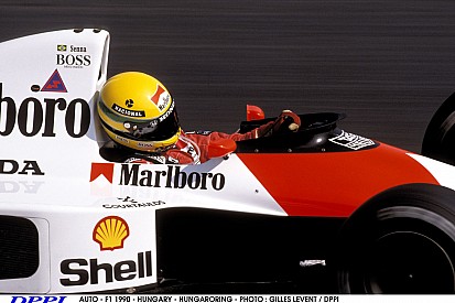 Hamilton: Senna miatt vezetek most így!