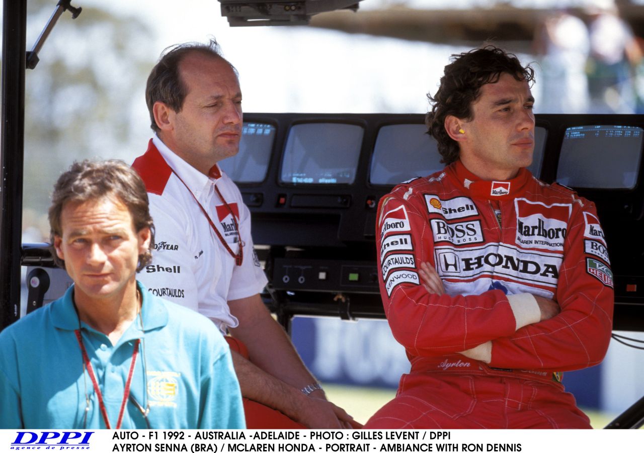 Senna rendre veszített Dennisszel szemben: 10 ezer dollárba fájt egy üveg csili