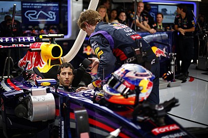 Vettelnek meg kell dolgoznia a pénzéért: Ricciardo örül, hogy részben ő az oka ennek