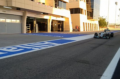 Rosberg zárt az élen az első tesztnapon: a Ferrari egyszer megállt, a Lotus idő előtt bezárt