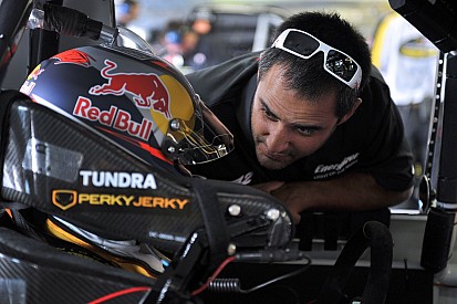 Montoya kicsit beoltotta a Forma-1-et: Picasso sem használt Photoshoppot!