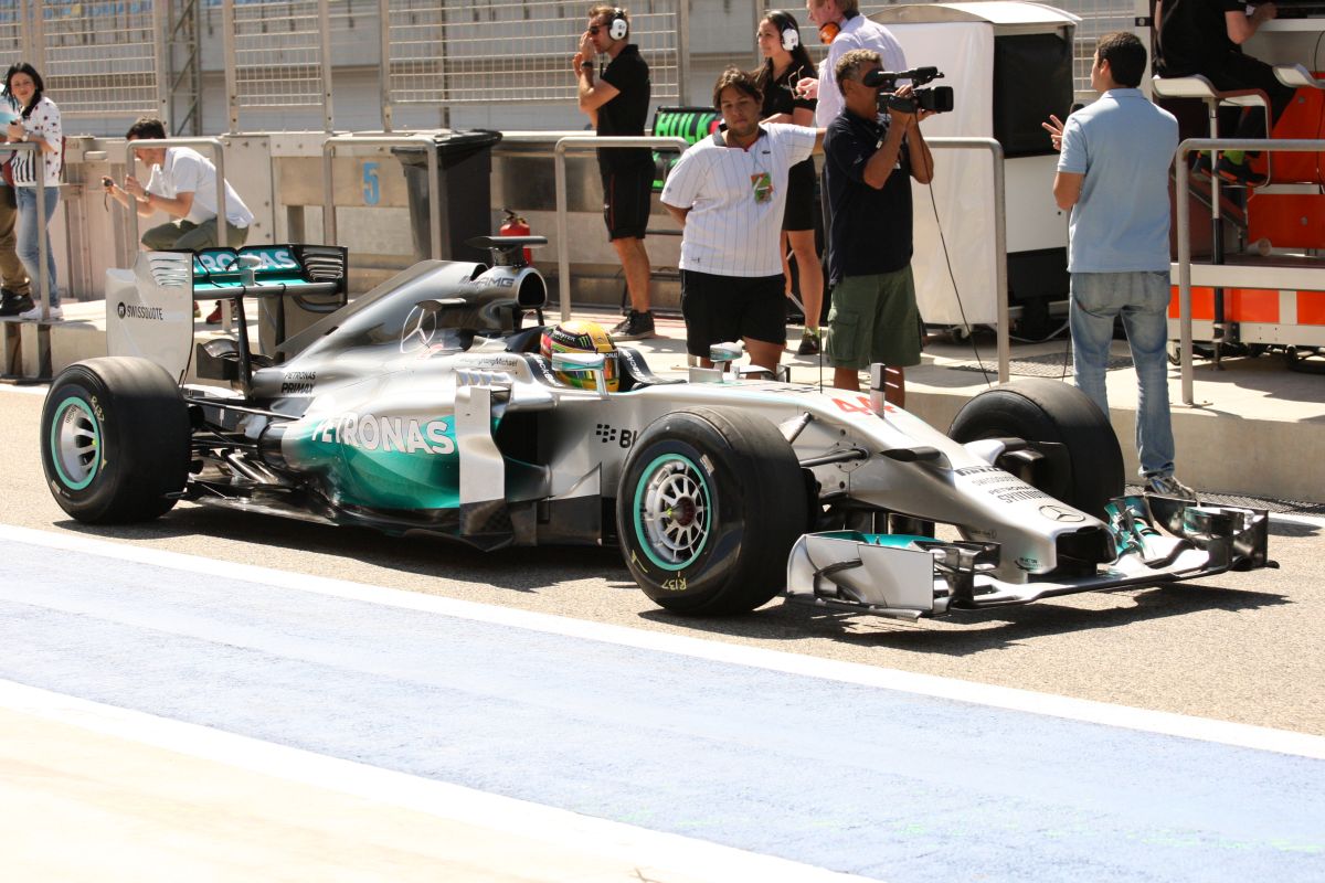 Alesi: Nem véletlenül a Mercedes a favorit