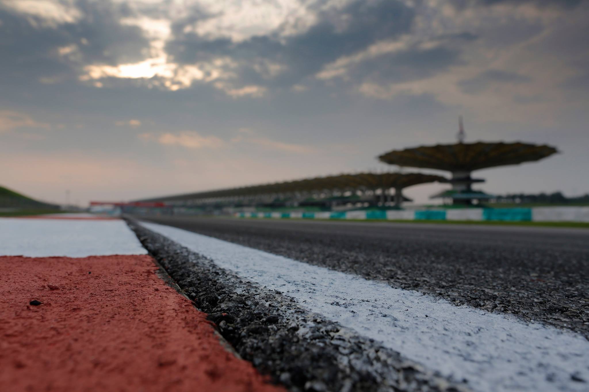 Malajzia nem fújja le az F1-es hétvégét, és elégedettek az új hangokkal: Legalább a gyerekek is kijöhetnek a pályára