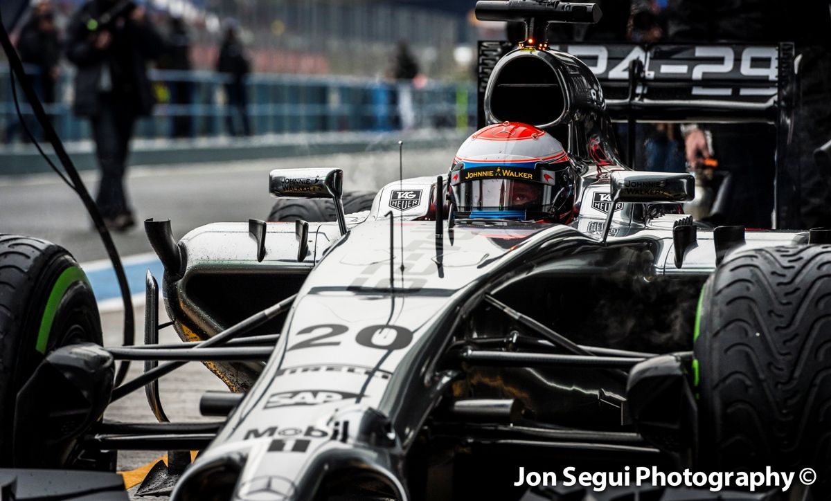 Bahreinben forgat a McLaren: Button kigurul a bokszból