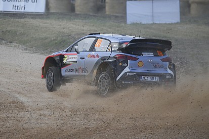 Italia, PS7: Hyundai protagoniste, Neuville torna primo e Paddon sbatte