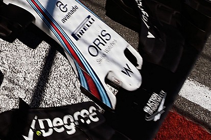Технический брифинг: пилоны переднего крыла Williams FW38