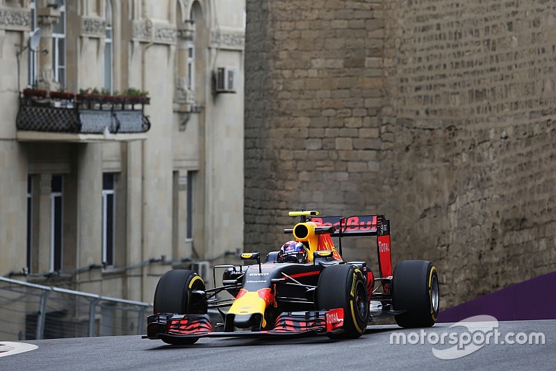 Verstappen na lastige start in Baku: