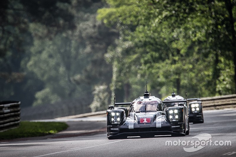 ル・マン24時間:レース開始5時間、1号車ポルシェがリード。トヨタ6号車が2番手キープ