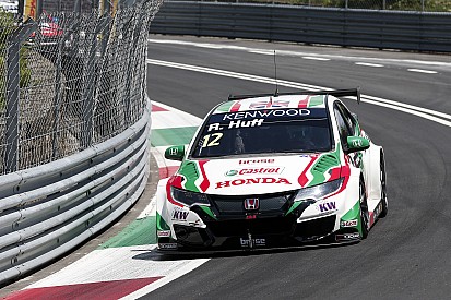 WTCC Vila Real: Huff pakt P1 in training, mechanisch probleem voor Coronel