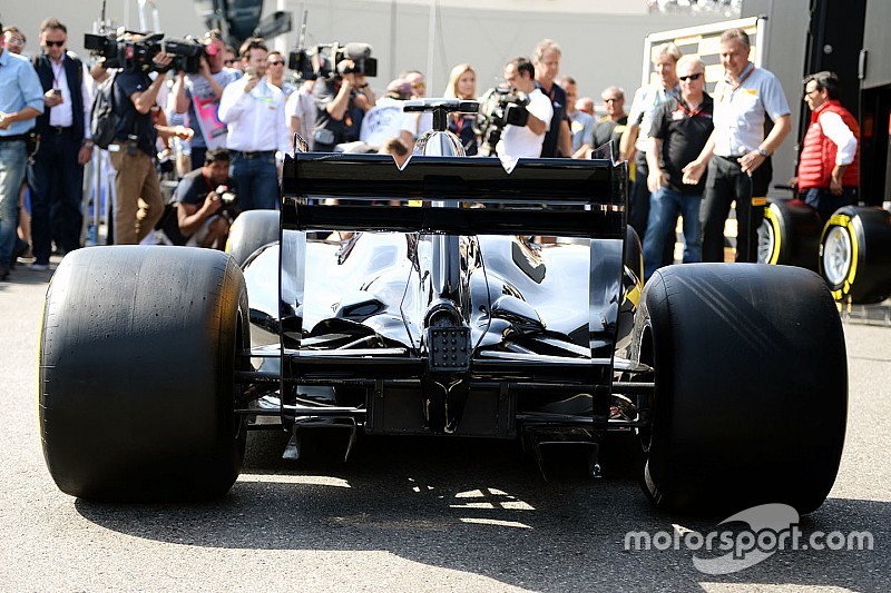 Gomme Pirelli 2017: 24 giorni di test da agosto per Ferrari, Red Bull e Mercedes