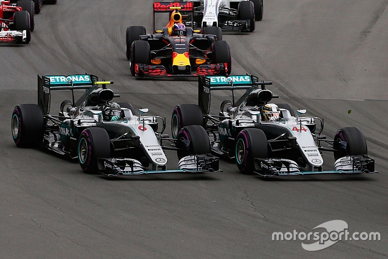 Mercedes tiene un plan para Hamilton y Rosberg