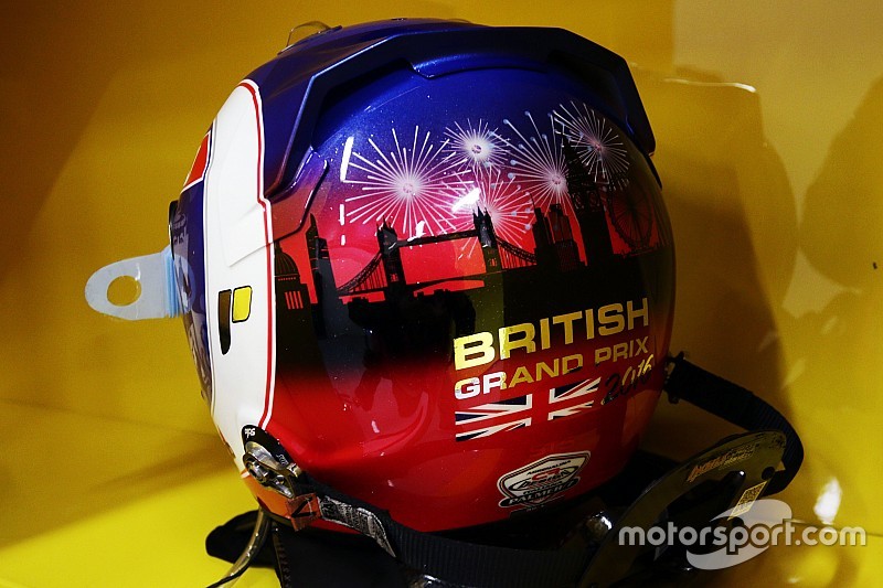 Fotogallery: casco speciale nel GP di casa per Jolyon Palmer