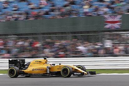 Magnussen no será penalizado por el incidente con Kvyat