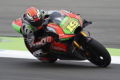 Il nuovo forcellone Aprilia non convince del tutto Bautista