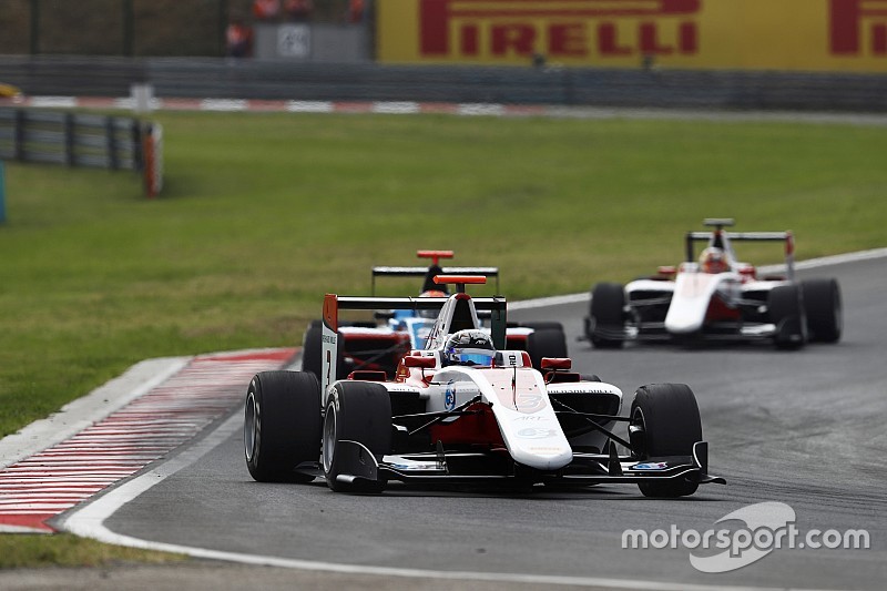 GP3 на Хунгароринзі: Альбон перемагає у другій гонці