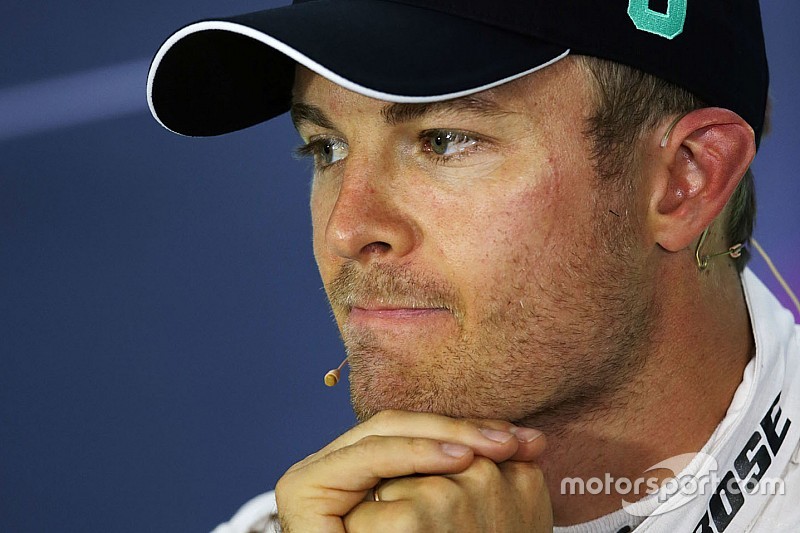 Rosberg, sorprendido por su penalización