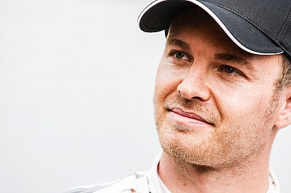 Rosberg: "La penalità? Max si spostato verso di me in frenata"