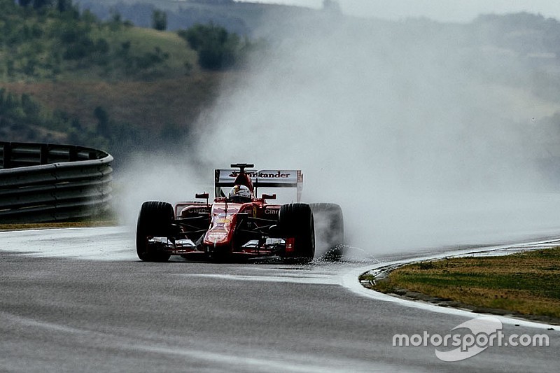 Fotogallery: Vettel e la Ferrari portano al debutto le Pirelli larghe