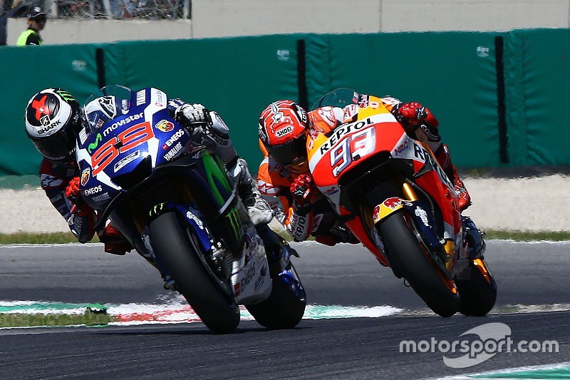 Márquez y Lorenzo comparten pista de entrenamiento en Alcarràs