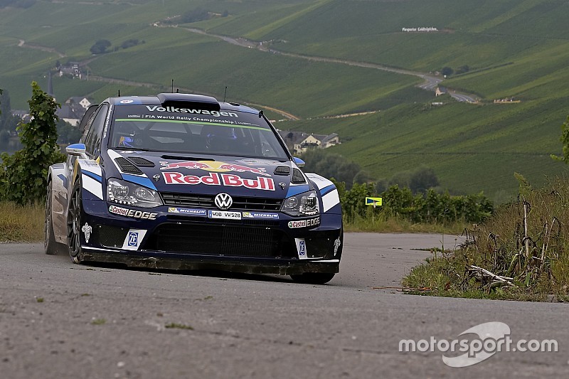 Ogier lidera y Lefebvre sufre un fuerte accidente