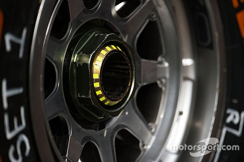 Pirelli: due treni di gomme sperimentali per pilota nelle libere