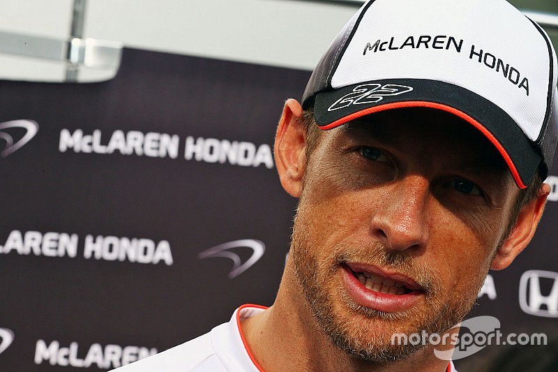 Button dicht bij beslissing over toekomst:
