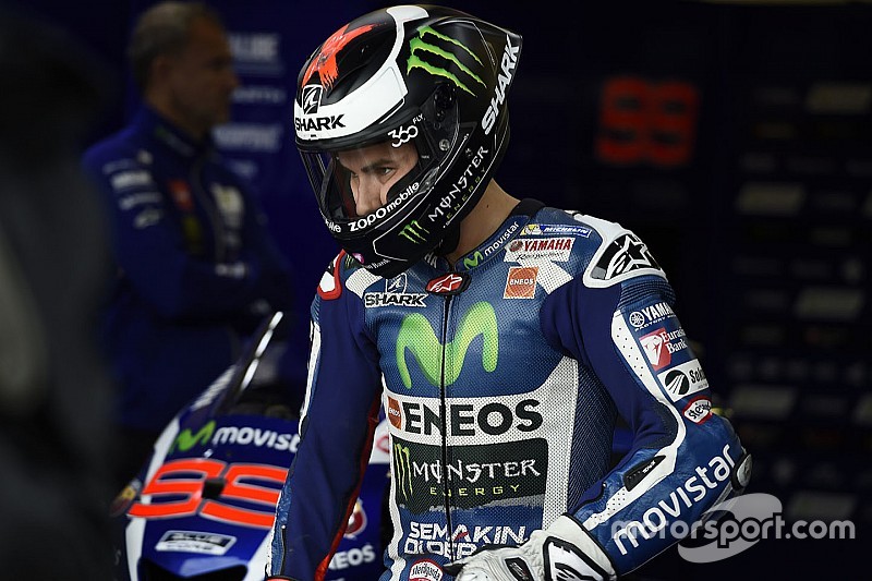 Performanya buruk, Lorenzo tak pikirkan gelar juara