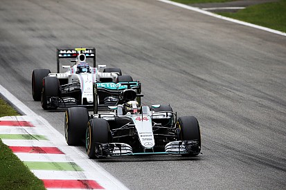 Hamilton: “Door bandenslijtage geen kans op aanval Rosberg”