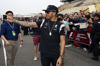 Hamilton és édesanyja gálán: TIME100