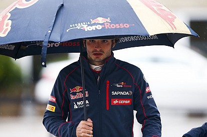 Így készül Kvyat ellen Sainz a Spanyol Nagydíj előtt