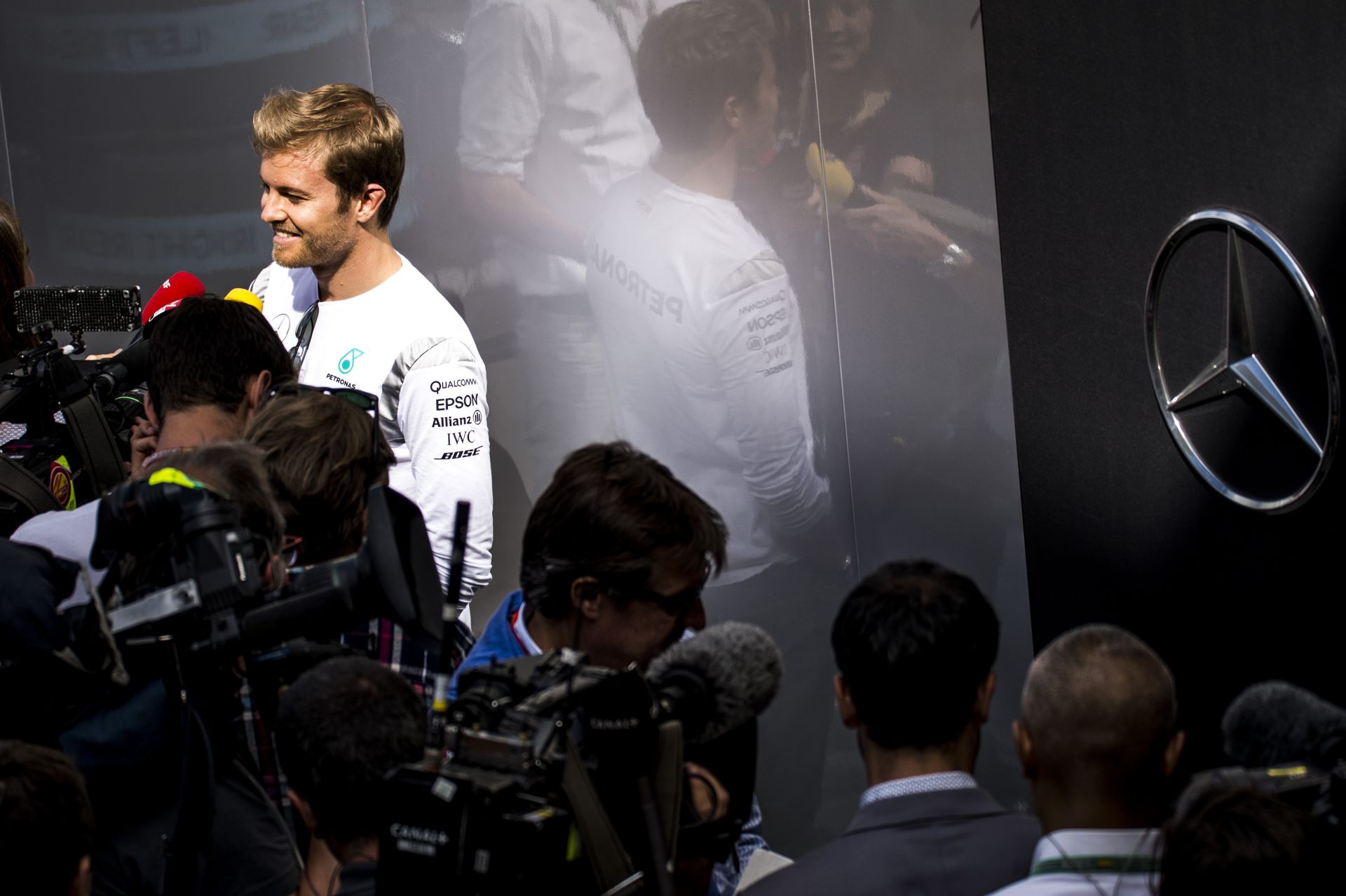Rosberg szomorúan posztolgat a spanyol nullázást követően...