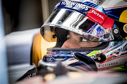 Ricciardo megmutatta, hova bújik el a tesztek alatt!