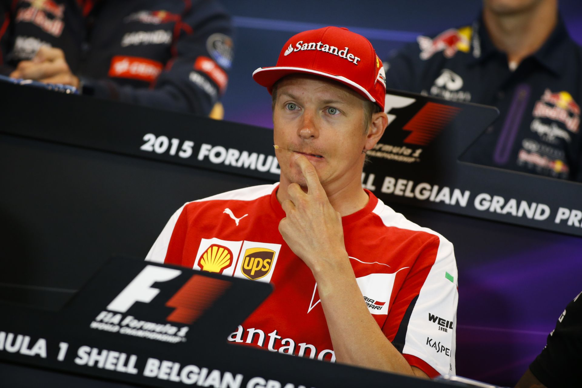 Cukiság bomba: Raikkönen menyasszonya és Robin focizás közben