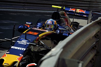 Sainz megmutatja: így kell kicentizni a falat Montrealban