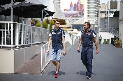 Kvyat megtámadta a boxbejáratot az azeri pályán