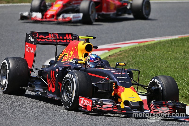 GP Spanyol: Verstappen meraih kemenangan perdana setelah duo Mercedes terlibat insiden