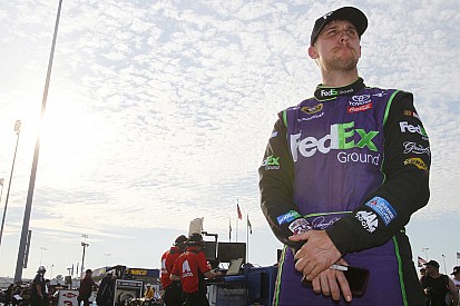 Danny Hamlin si impone in volata su Kyle Larson a Richmond