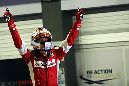 Mercedes amenaza el reinado de Vettel en Singapur
