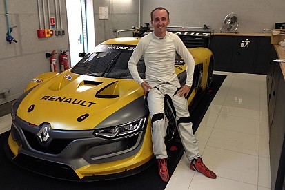 Robert Kubica gibt Debüt in der Renault-Sport-Trophy