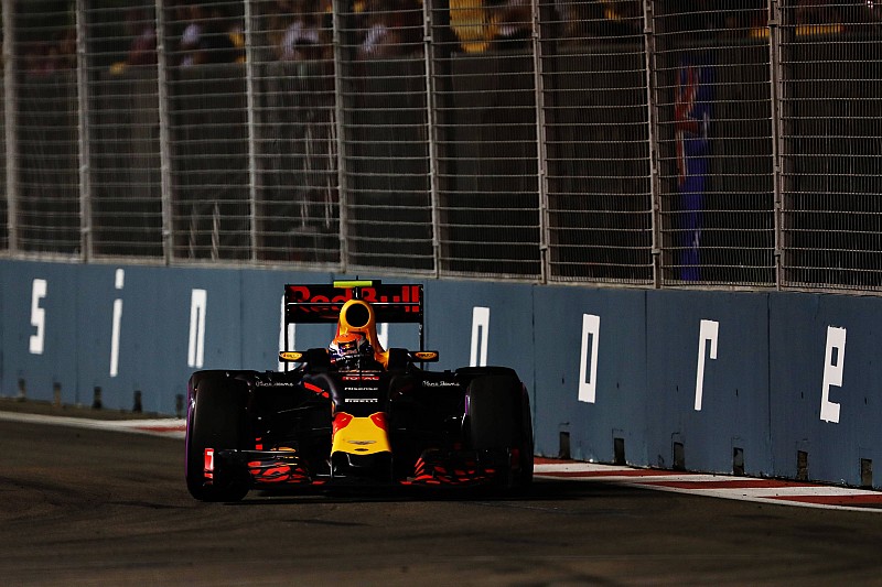 EL1 - Red Bull montre les muscles, Rosberg finit dans le mur