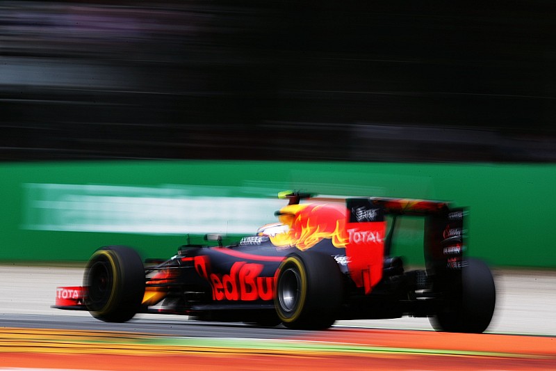 Singapore, Libere 1: due Red Bull e poi c'è Vettel con la Ferrari