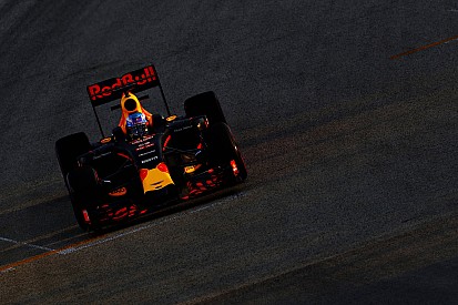 Verstappen als enige met motorupgrade van Renault in Singapore