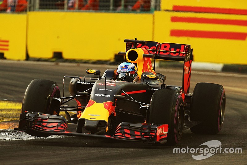 Ricciardo: “No estoy desanimado” por la diferencia con Mercedes