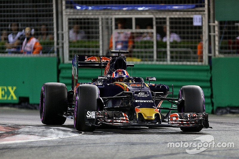 Sainz y Kvyat seguirán con diferentes especificaciones
