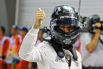 Rosberg logró la pole y los españoles lucieron en la noche